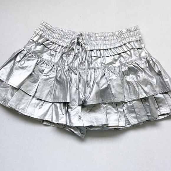 Shug Lala Skirt Skort Shorts Ruffle Tiered NEW Silver Metallic Game Day Medium M - Picture 1 of 4